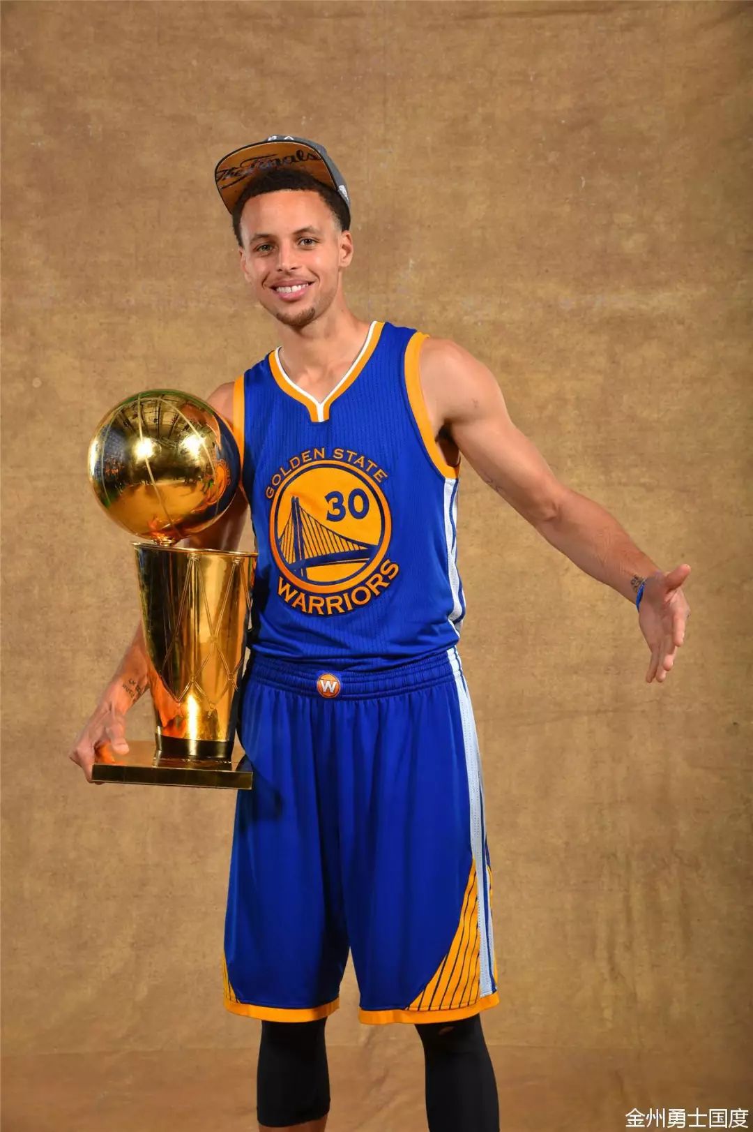 相较当年更 相较当年更