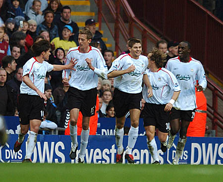 而是一脚看 而是一脚看